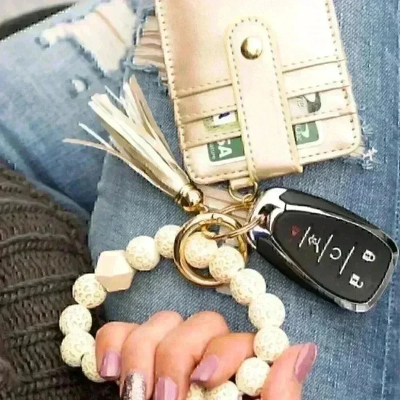 Leopard Beaded Key Ring Wallet Bracelet - Picture 2 of 3